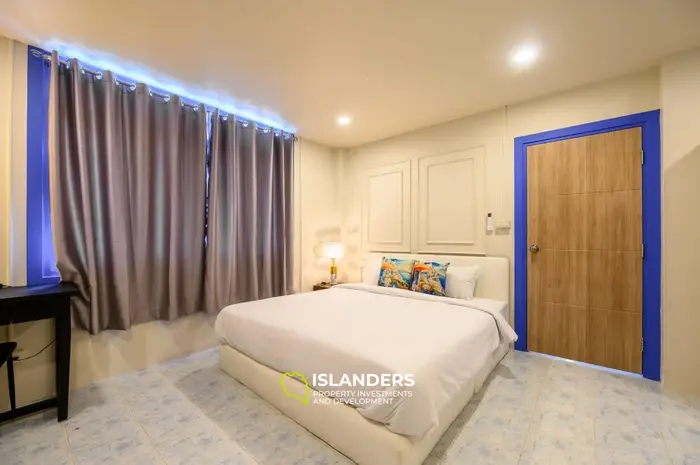 Spacious 4 bdrm townhouse in a popular tourist area (Bangrak)