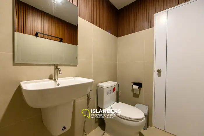 Spacious 4 bdrm townhouse in a popular tourist area (Bangrak)
