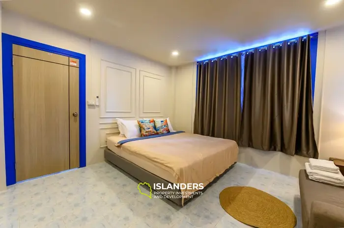 Spacious 4 bdrm townhouse in a popular tourist area (Bangrak)
