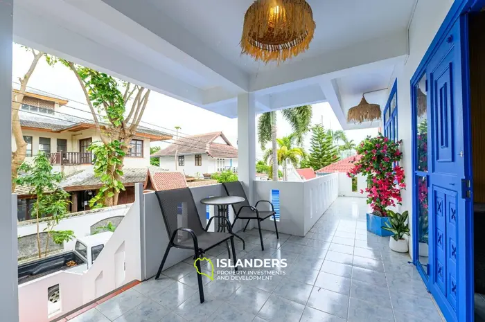 Spacious 4 bdrm townhouse in a popular tourist area (Bangrak)