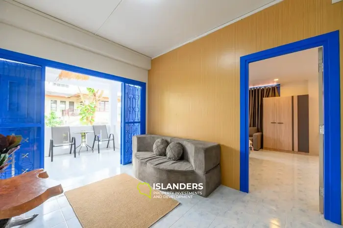 Spacious 4 bdrm townhouse in a popular tourist area (Bangrak)