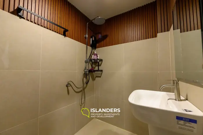 Spacious 4 bdrm townhouse in a popular tourist area (Bangrak)