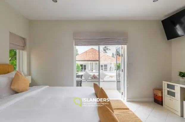 2-bdrm townhouse with shared pool in a well-maintained complex (Bangrak)