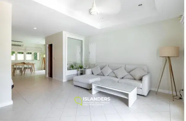 2-bdrm townhouse with shared pool in a well-maintained complex (Bangrak)