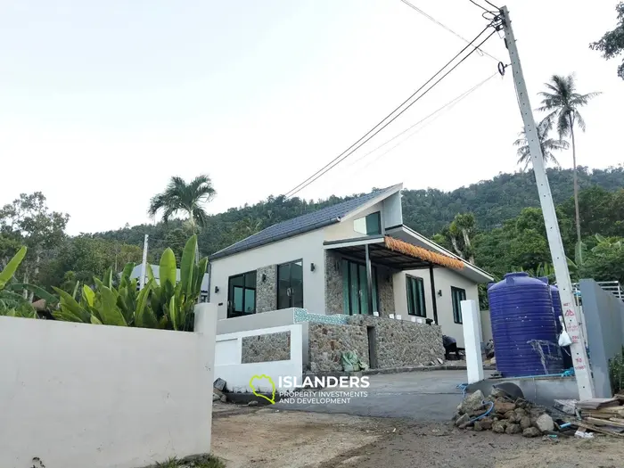 New 2-bdrm poo villa with mountain view (Lamai)
