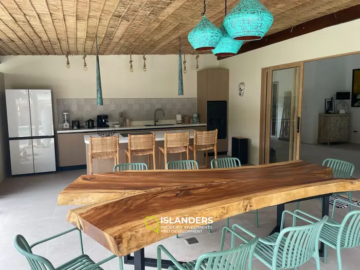 Beautifull 4-bedroom pool villa – 28-year lease