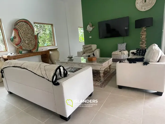 Beautifull 4-bedroom pool villa – 28-year lease