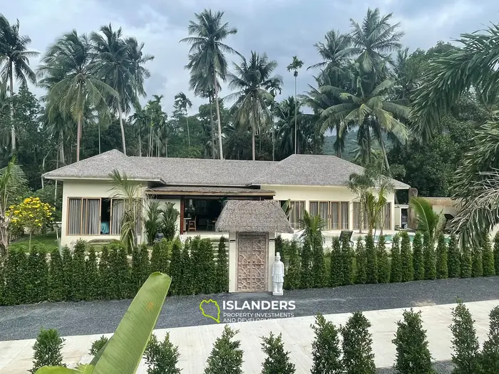 Beautifull 4-bedroom pool villa – 28-year lease