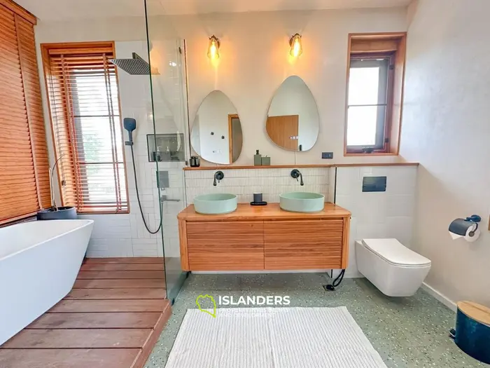 Luxury 4 Bedroom Villa for Rent in Koh Phangan with Sea View