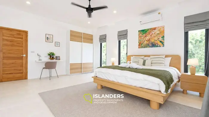 3-bdrm pool villa with spacious plot (Maenam)