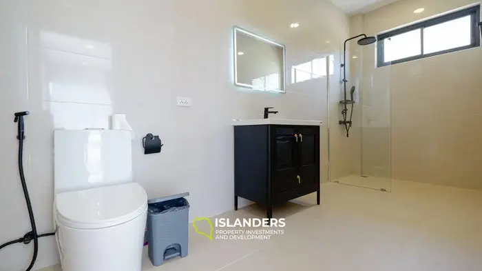 3-bdrm pool villa with spacious plot (Maenam)