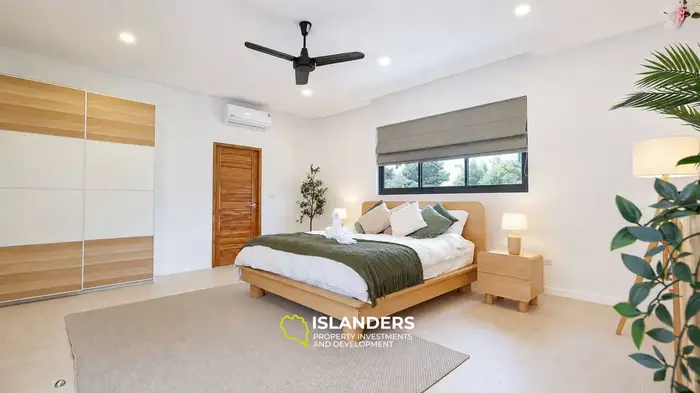 3-bdrm pool villa with spacious plot (Maenam)