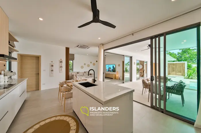 Brand new 3 bdrm pool villa (Lamai)