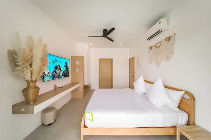 Brand new 3 bdrm pool villa (Lamai)