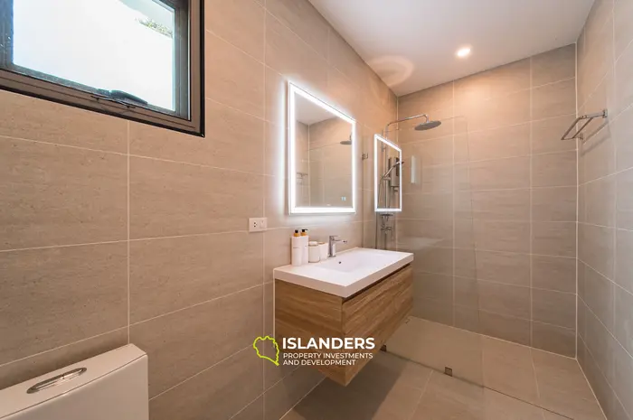 Brand new 3 bdrm pool villa (Lamai)
