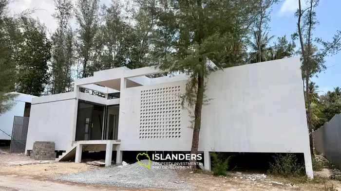LUXURY 4-BEDROOM POOL VILLA