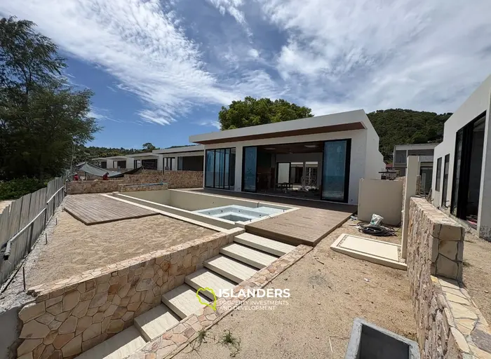 Exquisite LUXURY 3-BEDROOM BEACHFRONT VILLA on Koh Phangan, Haad Yao