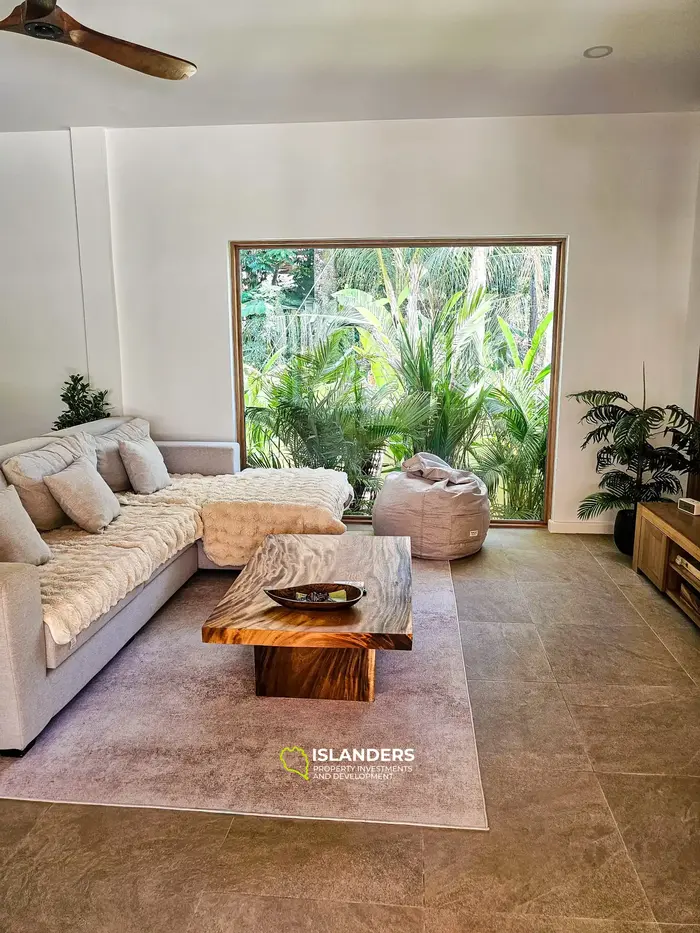Amazing 3-bedroom pool villa – 28-year lease