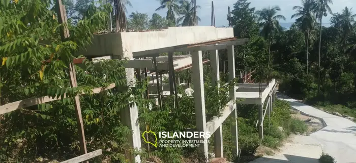 Sea view land - 3 plots with construction structures