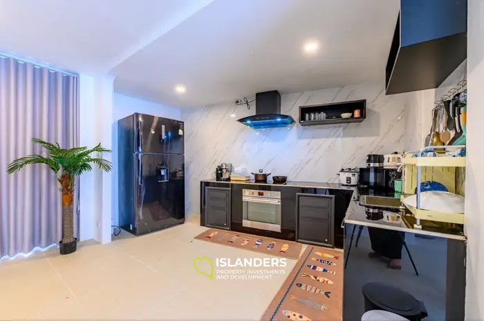 Two-story 4-bdrm house in a convenient location (Bophut)