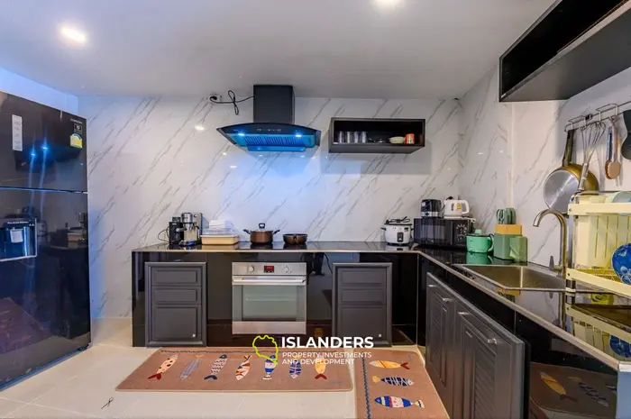 Two-story 4-bdrm house in a convenient location (Bophut)