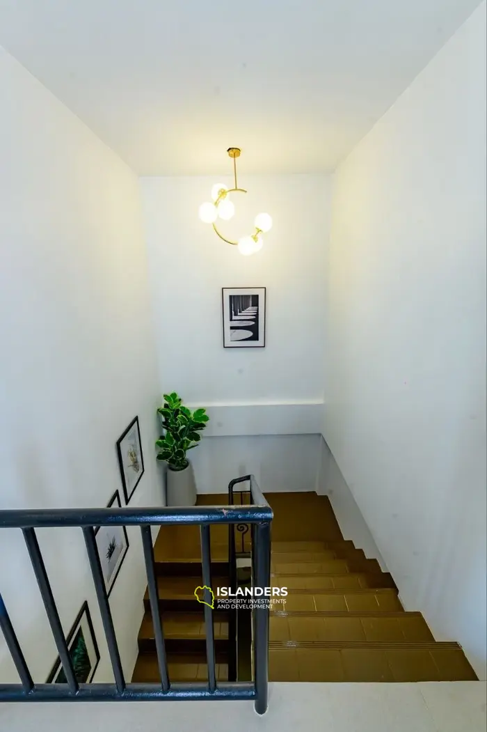 Two-story 4-bdrm house in a convenient location (Bophut)