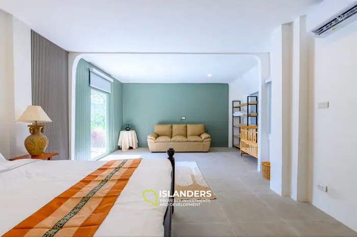Two-story 4-bdrm house in a convenient location (Bophut)