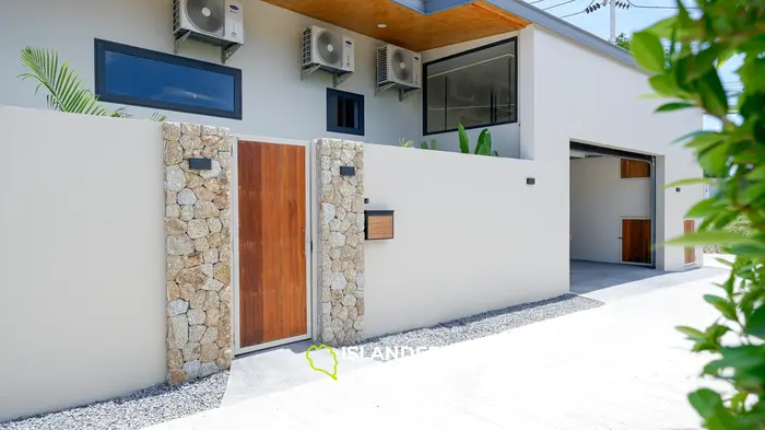 3-bdrm pool villa with a solar panels and a private well (Bophut)