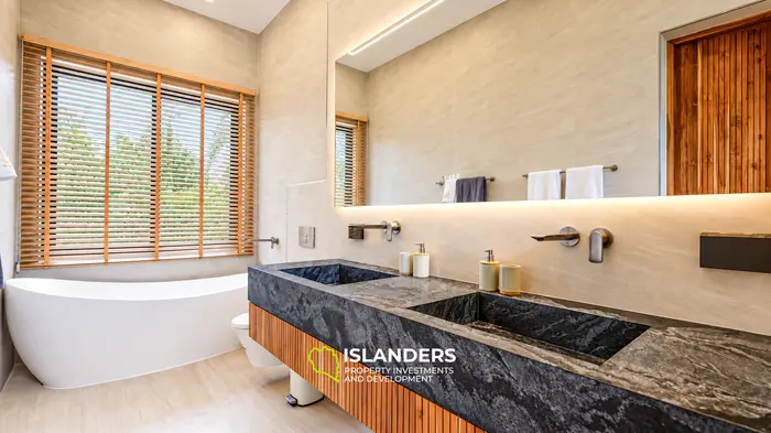 3-bdrm pool villa with a solar panels and a private well (Bophut)