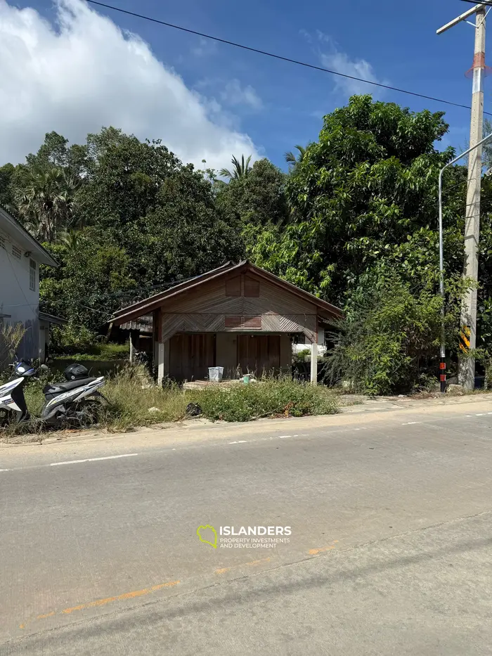 Plot of 1,048 m2 on the road side of Chaloklum