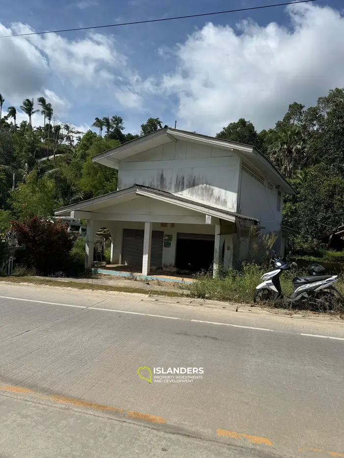 Plot of 1,048 m2 on the road side of Chaloklum