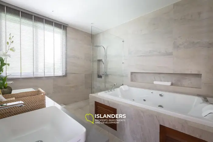6-bdrm pool villa with ocean view (Choeng Mon)