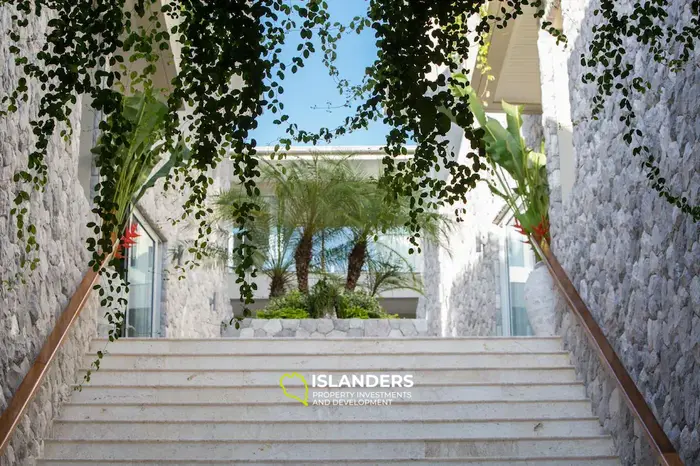 6-bdrm pool villa with ocean view (Choeng Mon)