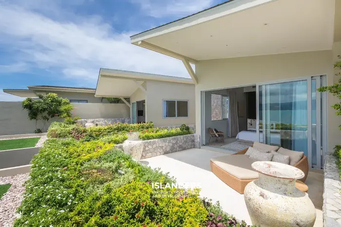 6-bdrm pool villa with ocean view (Choeng Mon)