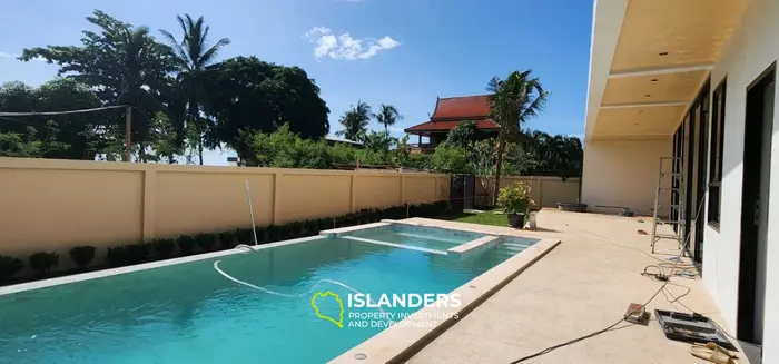 4-bdrm beachfront pool villa (Lipa Noi)