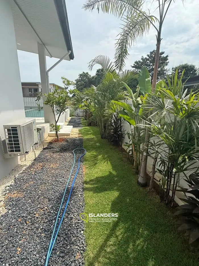 3-bdrm pool villa with a plot featuring a tropical garden (Choeng Mon)