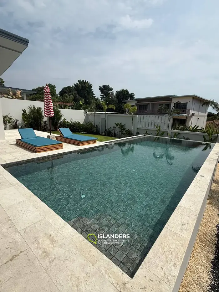 3-bdrm pool villa with a plot featuring a tropical garden (Choeng Mon)