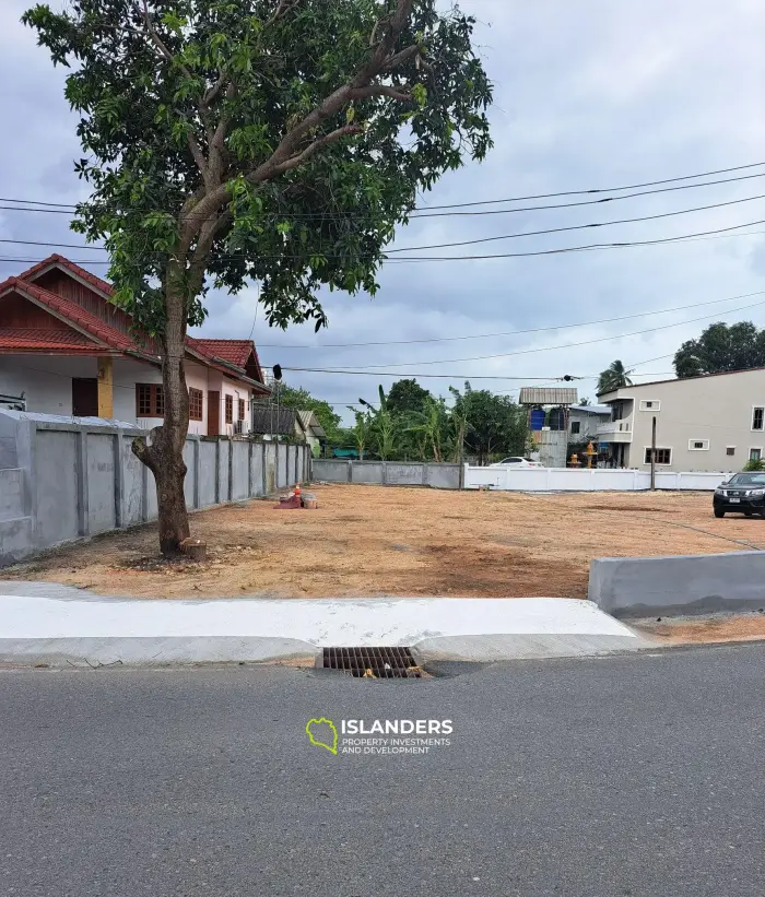 قطعة أرض للبيع بالقرب من المطار في كوه ساموي