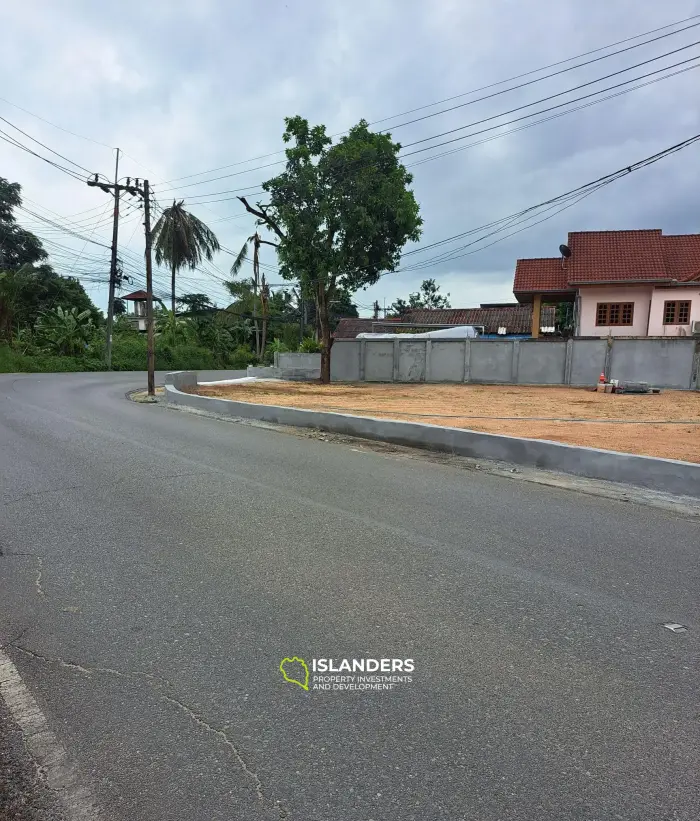 قطعة أرض للبيع بالقرب من المطار في كوه ساموي