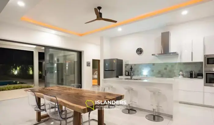 Moderna y hermosa villa en Maenam en venta