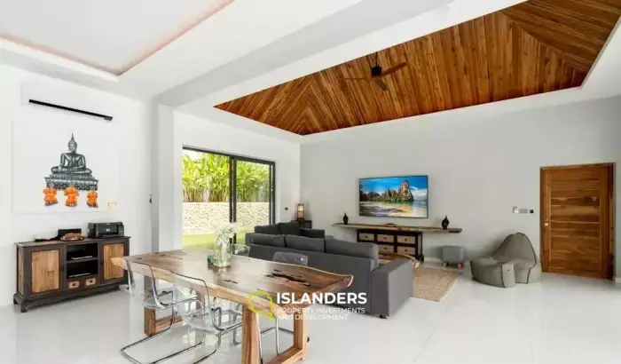 Moderna y hermosa villa en Maenam en venta