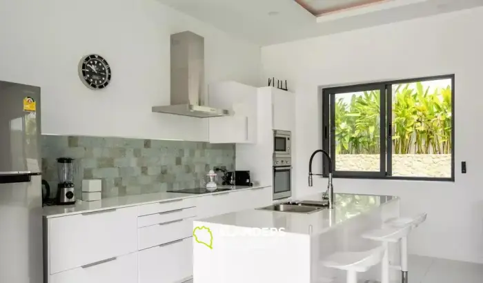 Moderna y hermosa villa en Maenam en venta