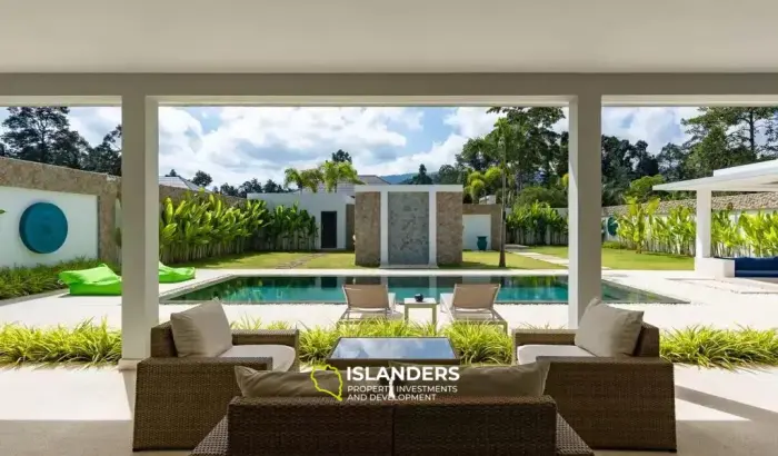 Moderna y hermosa villa en Maenam en venta