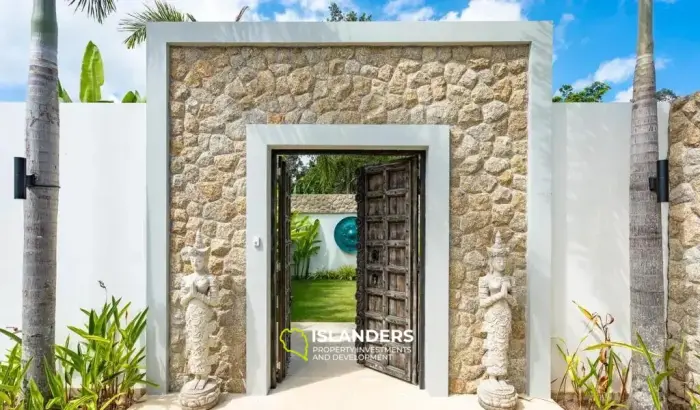 Moderna y hermosa villa en Maenam en venta