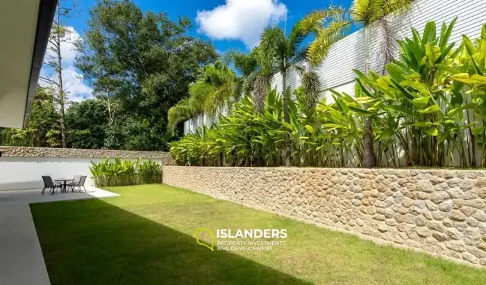 Moderna y hermosa villa en Maenam en venta