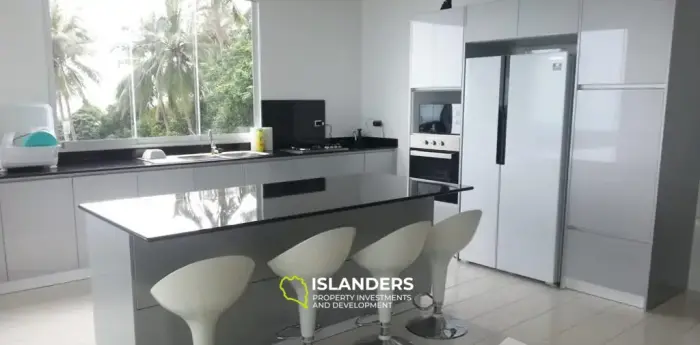 Stunning Villa with Breathtaking Views in Koh Samui for Sale