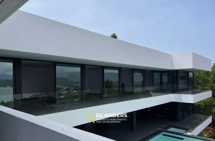 Exquisite 11 Bedroom Villa with Breathtaking Sea Views for Sale