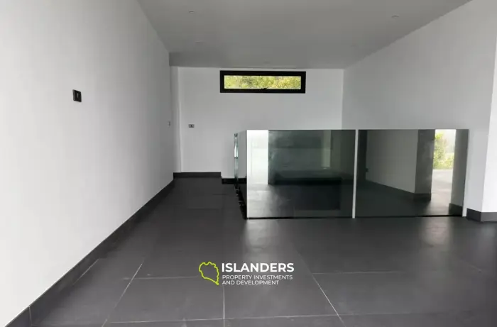 Exquisite 11 Bedroom Villa with Breathtaking Sea Views for Sale
