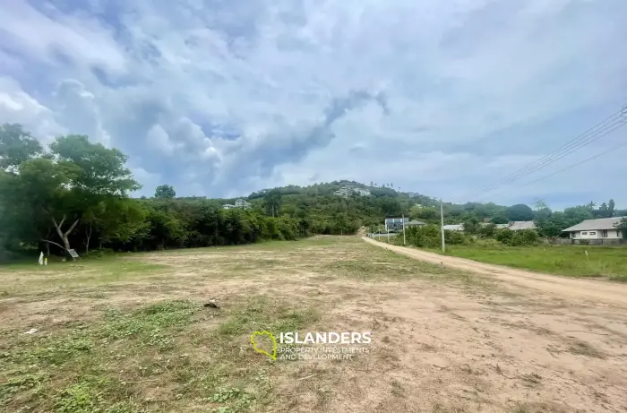 أرض مساحتها 800 متر مربع مطلة على الجبل في بوفوت