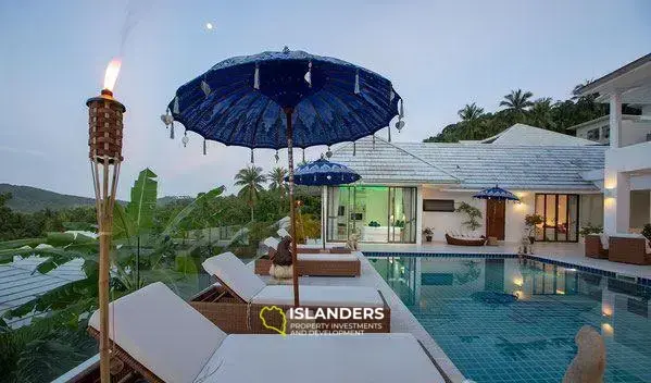 5 Bedrooms Seaview Villa in Maenam for Sale